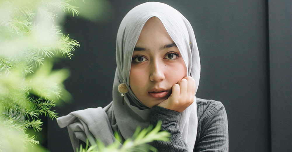 al-mccarn-kind-face-hijab