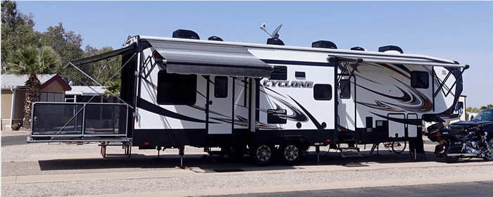 Making Sense Of The Different Types Of RVs - Fulltime Families 5th wheel camper