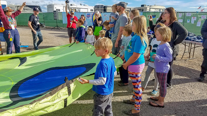 How To Become A Full-Time RV Family - Fulltime Families RV life on the road with friends