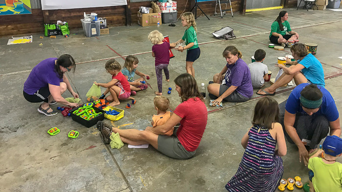 Roadschooling - How To Homeschool While RVing - Fulltime Families Fulltime Families Rally roadschooling