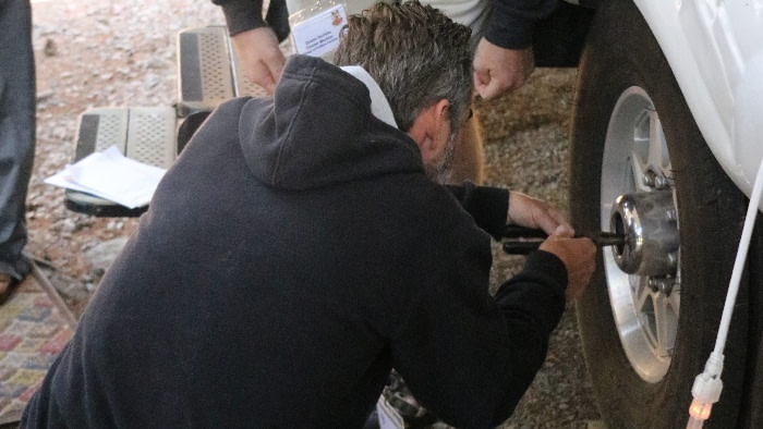 The Ultimate Guide on How to Make Money on the Road - Fulltime Families