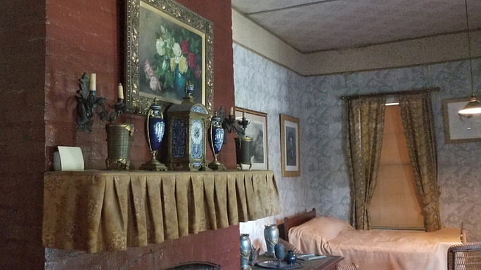 Grant Cottage State Historic Site (Roadschool Guide) - Fulltime Families Grant's deathbed and clock