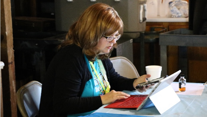 The Ultimate Guide on How to Make Money on the Road - Fulltime Families