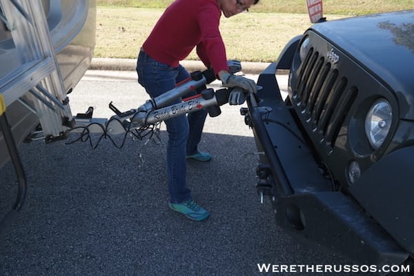 How to Flat Tow a Jeep Wrangler - Attaching