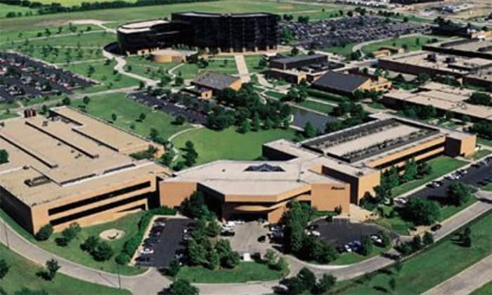 Aerial view of Alcon Labs Fort Worth North Manufacturing Building where HVAC commissioning was performed