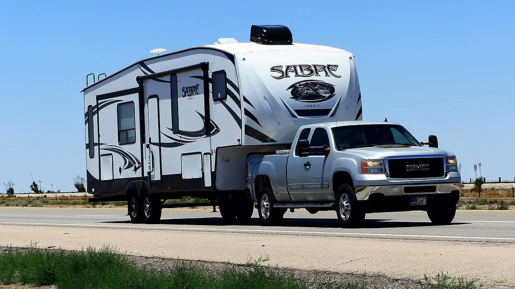 Fifth wheel and truck