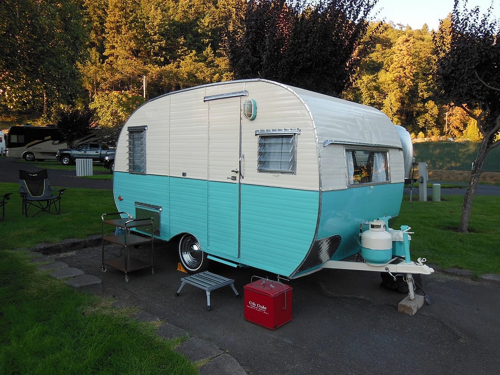 Well kept retro RV avoiding excessive RV depreciation