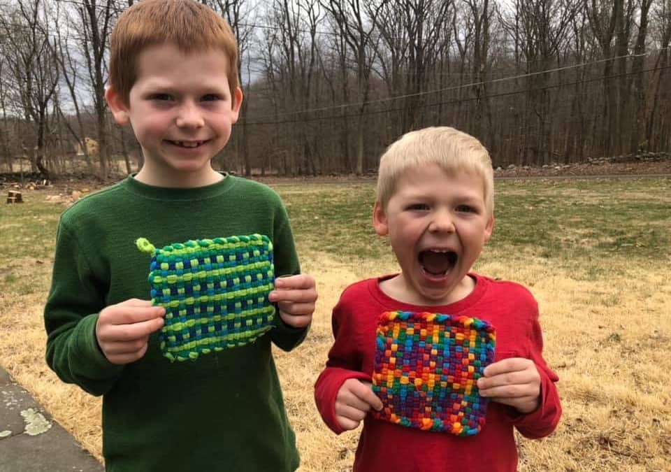 Kids do Handwork