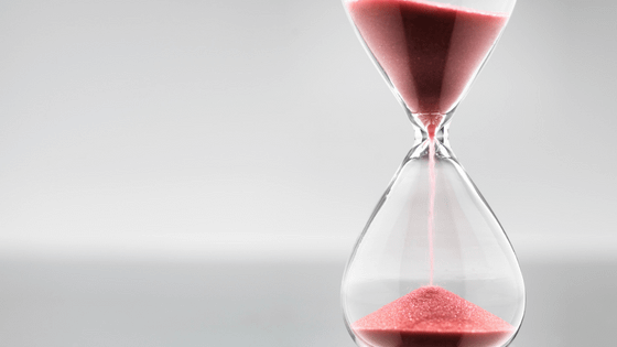 An image of a sand hour glass; for blog post about 2023 tax filing answers